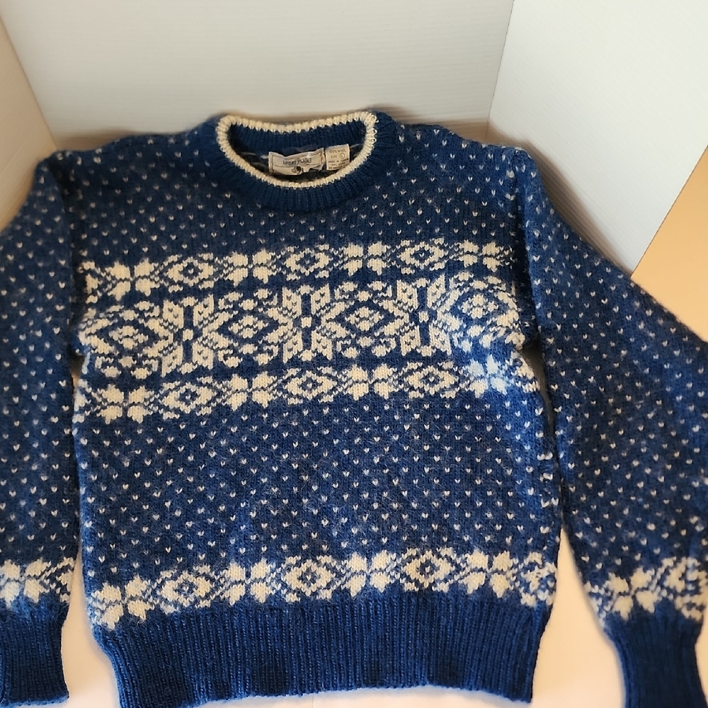 GREAT PLAINS Classic Blue & White 100% WOOL Sweater Winter Snowflake Motif